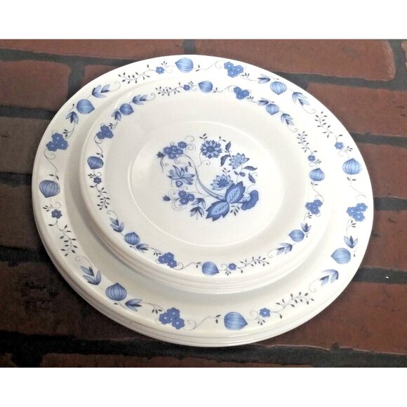 Arcopal France Blue Onion 8 Pcs 4 dinner plates 4 salad plates white blue VTG - Picture 1 of 11